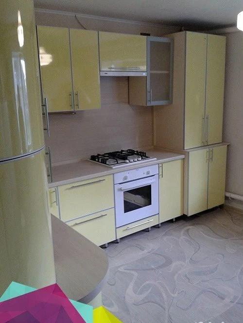 Кухня с пластиковыми фасадами